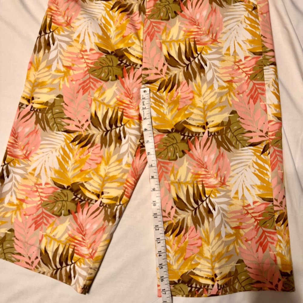 Beachy capris - Picture 8 of 8